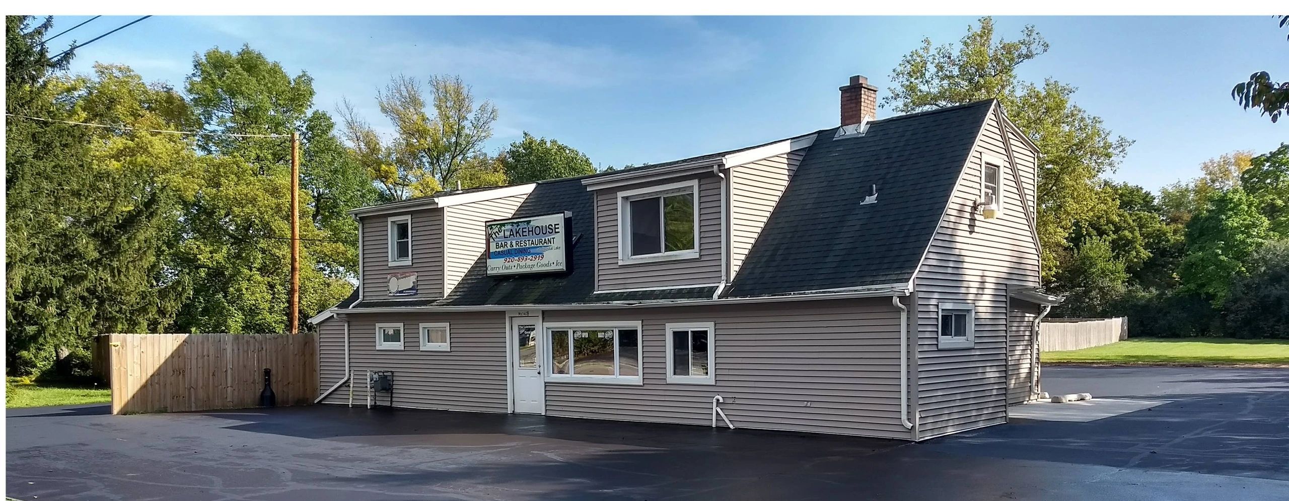 Lakehouse bar sale and grill